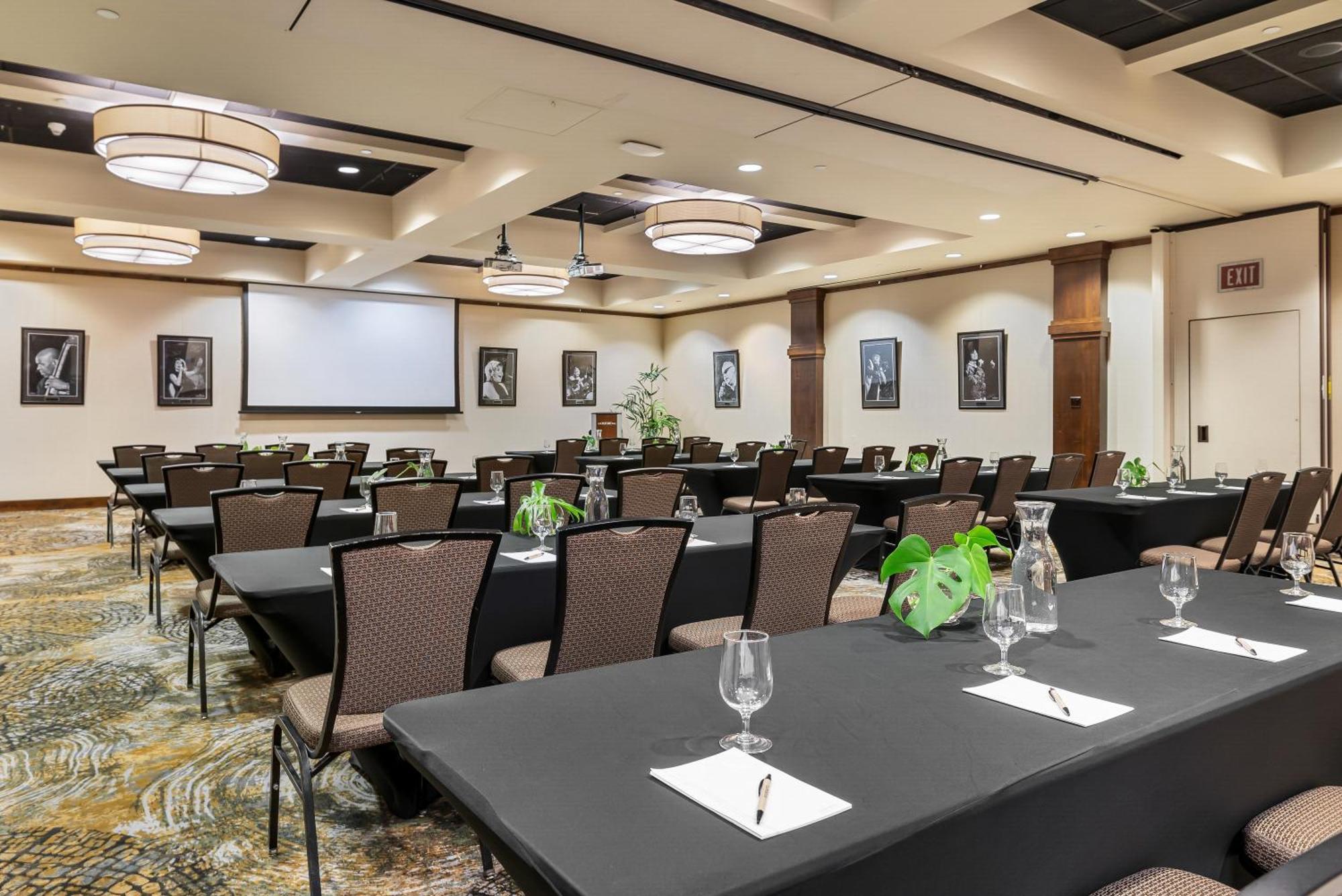 Oxford Hotel Bend Zewnętrze zdjęcie